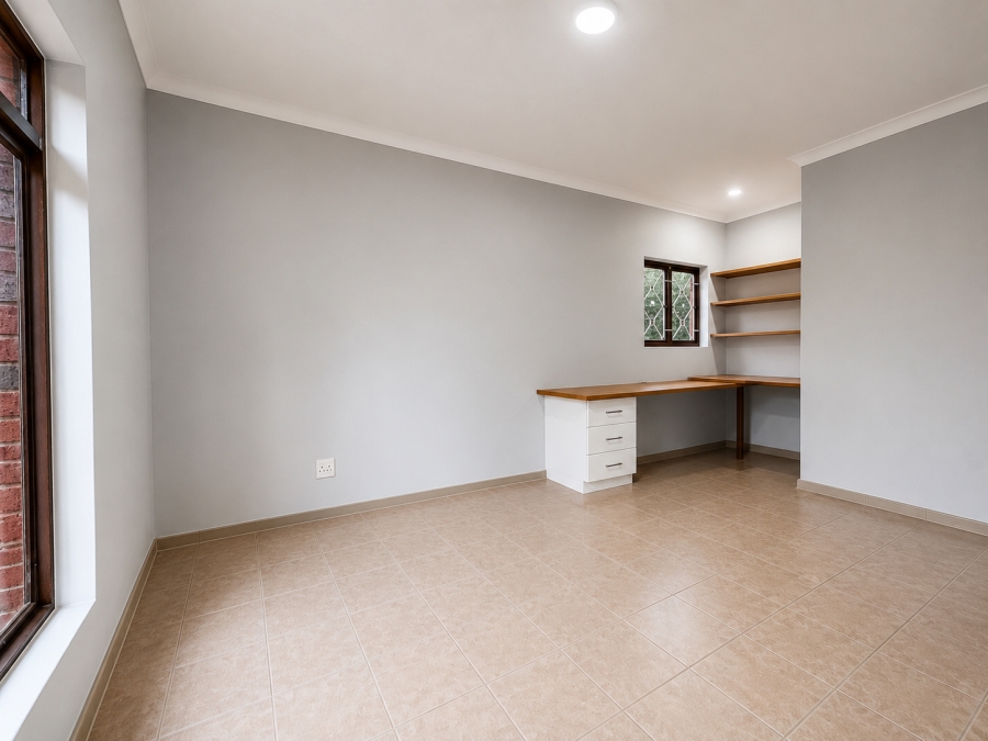 To Let 3 Bedroom Property for Rent in Flamwood North West